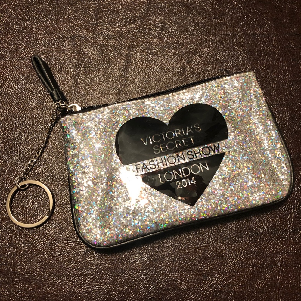 VS Wristlet